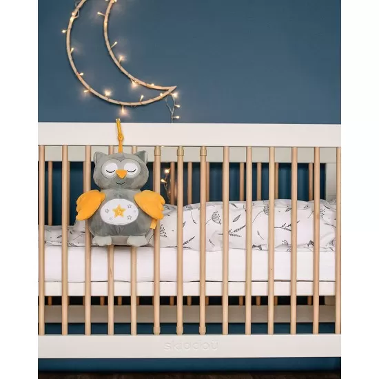 Jucarie bufnita de plus pentru copii Skiddou Marit cu sunete albe 25x11 cm Jucarie bufnita de plus pentru copii Skiddou Marit cu sunete albe 25x11 cm