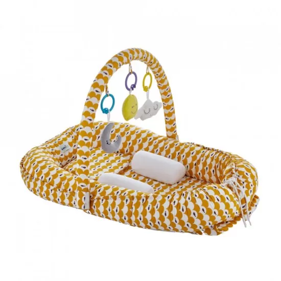 Salteluta Baby Nest cu bara jucarii Between parents Mustar Salteluta Baby Nest cu bara jucarii Between parents Mustar