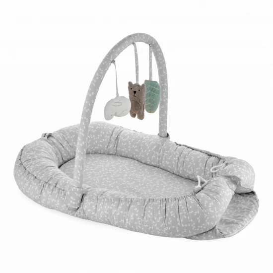Salteluta Baby Nest cu bara jucarii Between parents culoare Gri