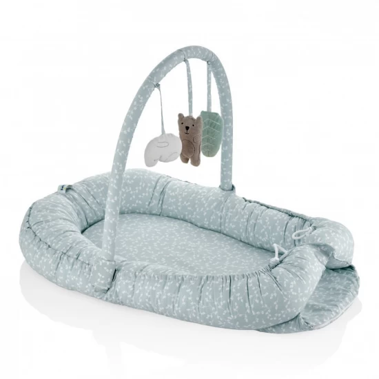 Salteluta Baby Nest cu bara jucarii Between parents culoare Turcoaz